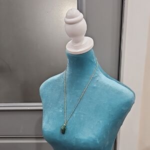 Elegant Green Polished Rock Pendant Necklace
